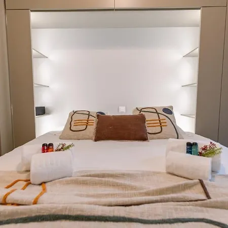 Huswell - Comfortable 2 Bedroom With Sea-view קנוקה-הייסט